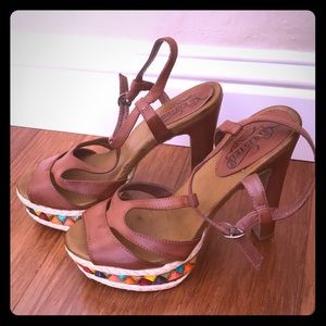 Unlisted a Kenneth Cole production “Carry On” heel